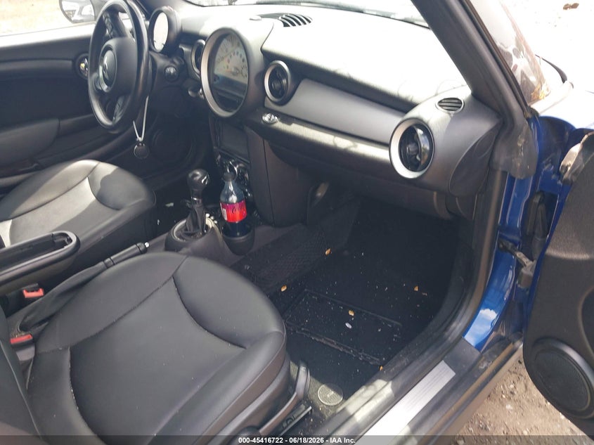 2013 MINI CONVERTIBLE auction photo 5