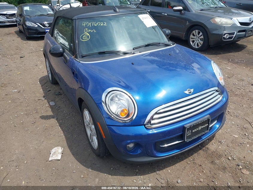 2013 MINI CONVERTIBLE auction photo 6