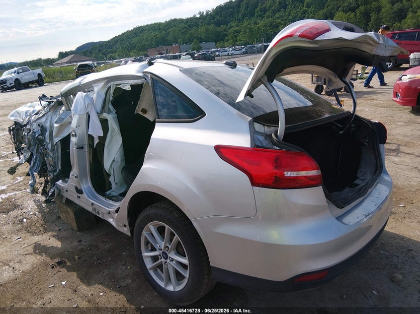 Vin: 1fadp3f24fl217409, lot: 45914778, ford focus se 20153