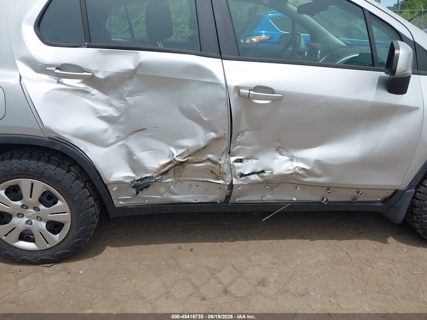 2015 CHEVROLET TRAX auction photo 6