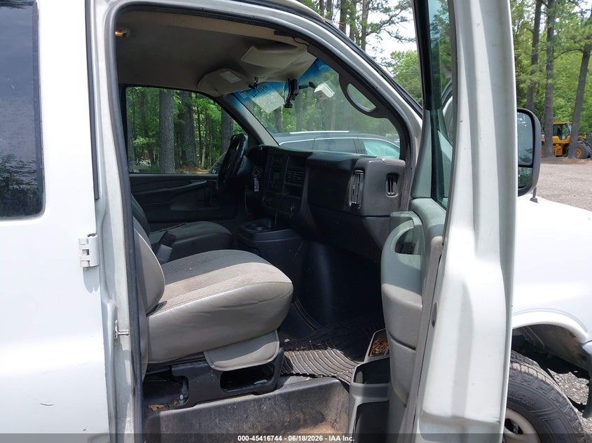 2011 CHEVROLET EXPRESS 2500 auction photo 5