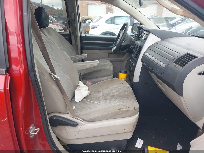 2010 DODGE GRAND CARAVAN auction photo 5