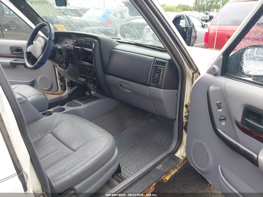 AtlanticExpress - Jeep Cherokee