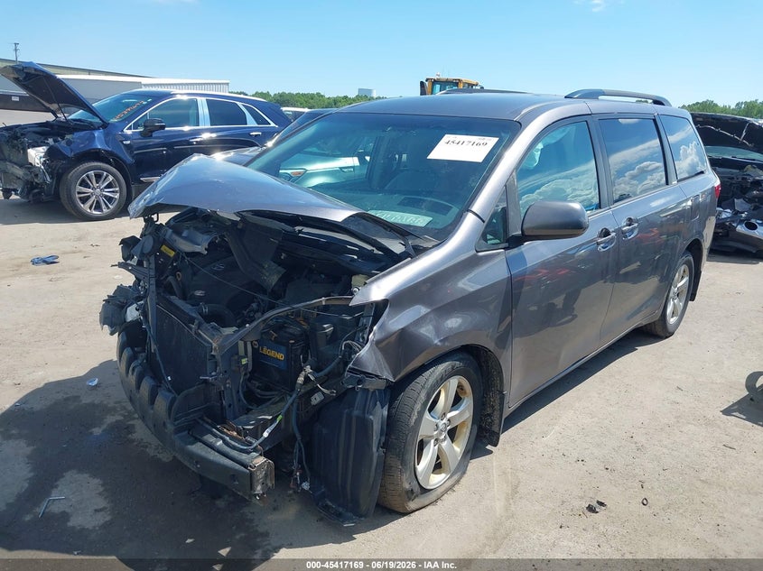 2017 Toyota Sienna Le 8 Passenger 5TDKZ3DC9HS852733 photo 1