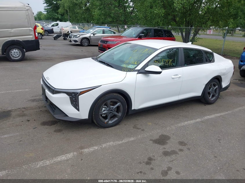 2026 Kia K4, Left Side, IAAI, VIN 3KPFT4DE8TE299697 — photo 2