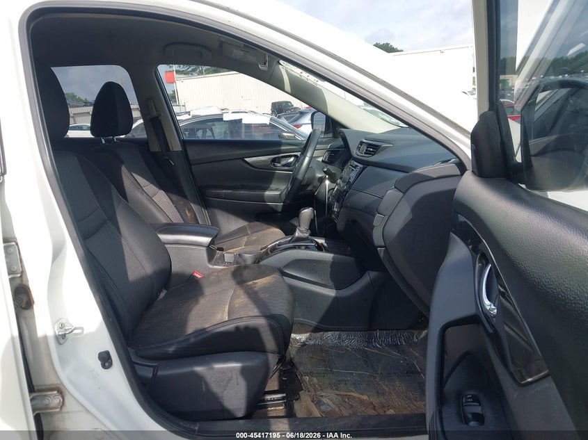 2017 NISSAN ROGUE auction photo 5