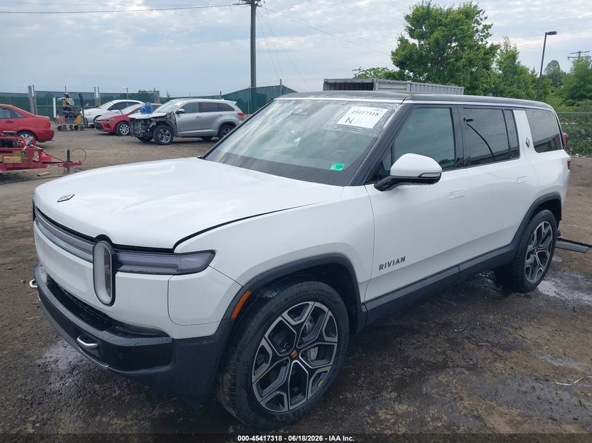 2025 RIVIAN R1S auction photo 2