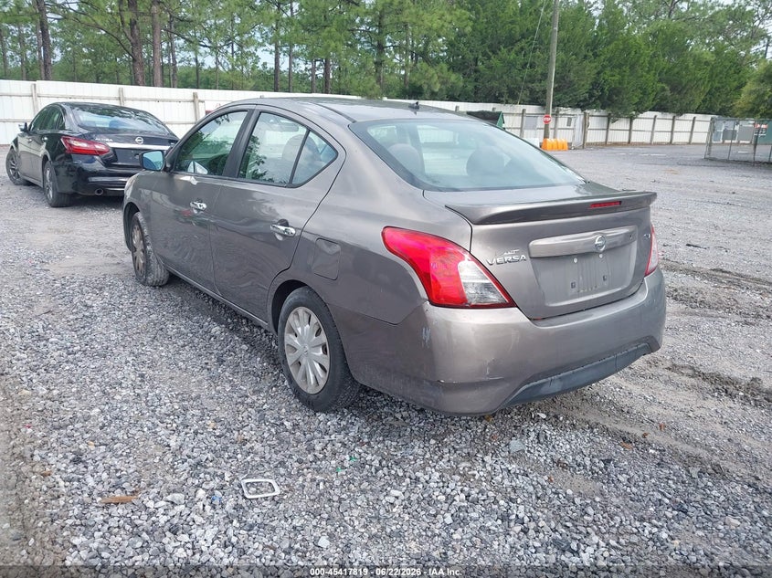 2017 NISSAN VERSA auction photo 3