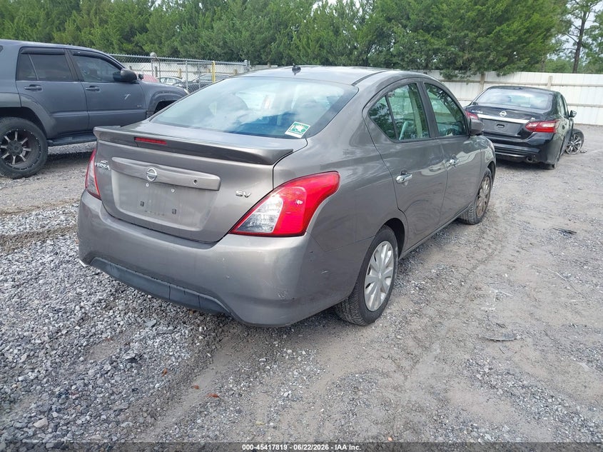 2017 NISSAN VERSA auction photo 4