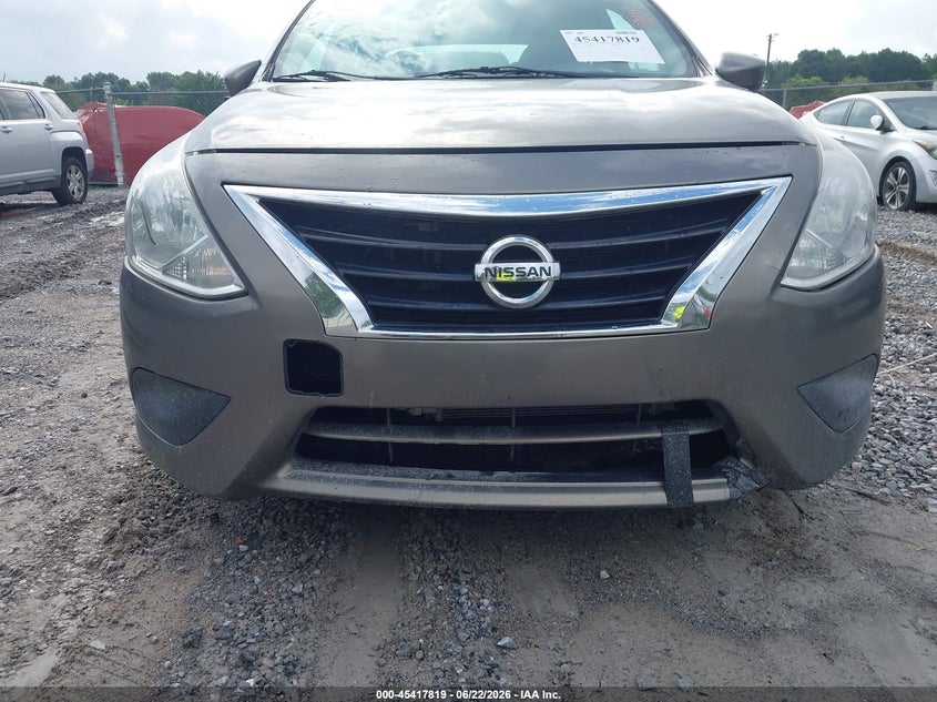 2017 NISSAN VERSA auction photo 6