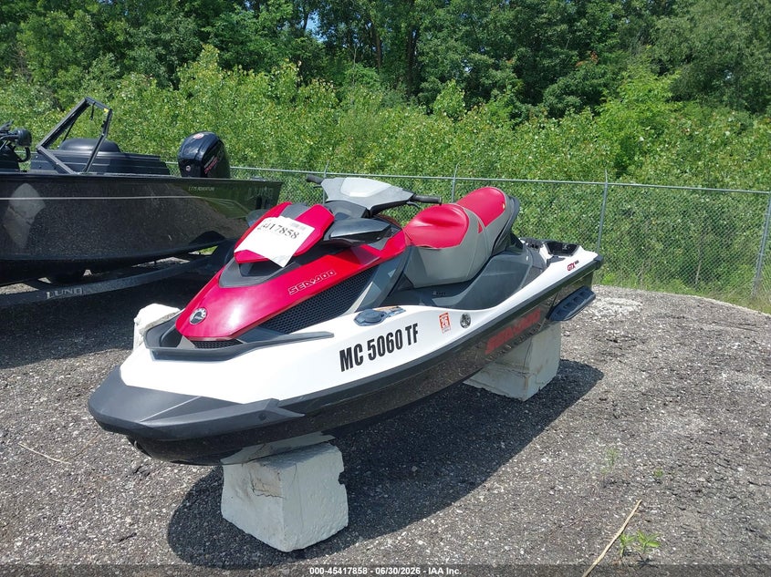 2010 SEADOO GTX 215 auction photo 2