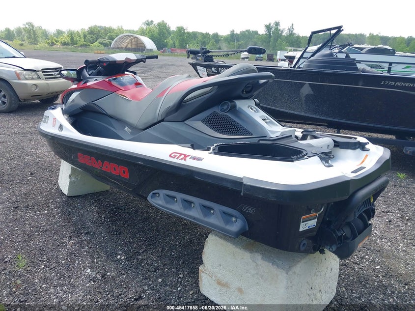 2010 SEADOO GTX 215 auction photo 3