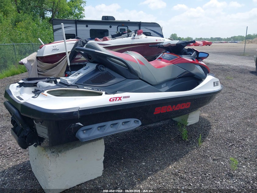 2010 SEADOO GTX 215 auction photo 4