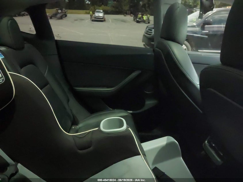 2021 TESLA MODEL Y auction photo 8