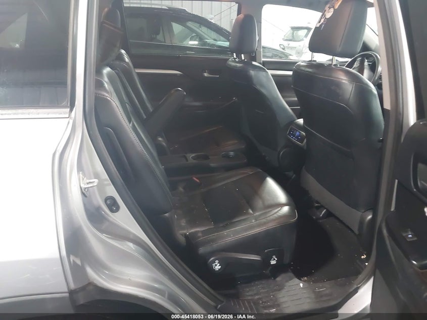 2015 TOYOTA HIGHLANDER auction photo 8