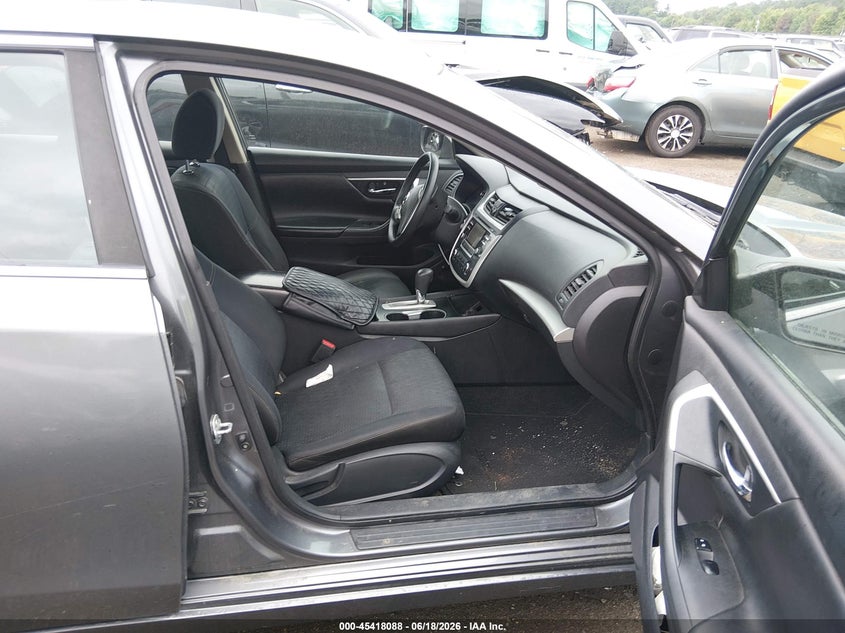 2016 NISSAN ALTIMA auction photo 5