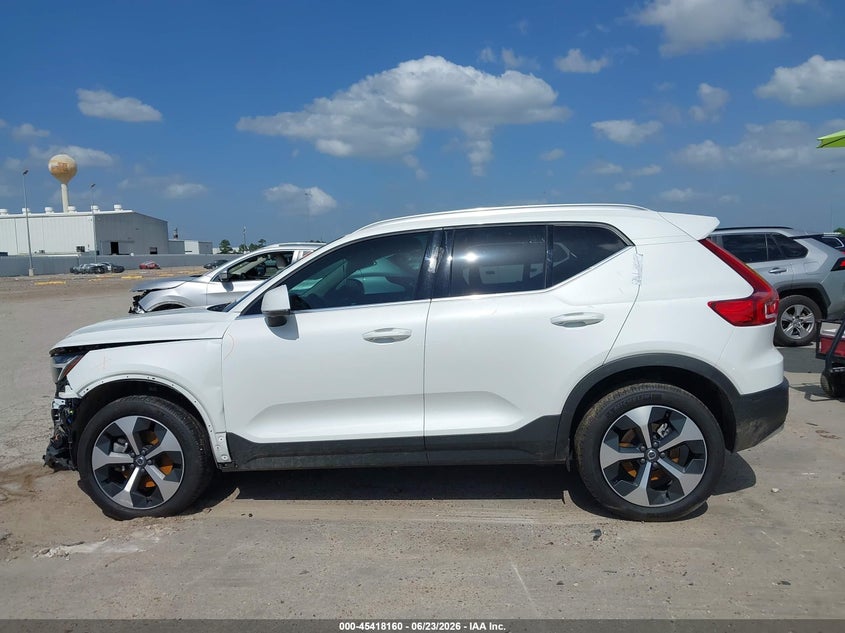 2025 Volvo Xc40 B5 Plus Bright Theme VIN: YV4L12UE1S2602907 Lot: 45418160