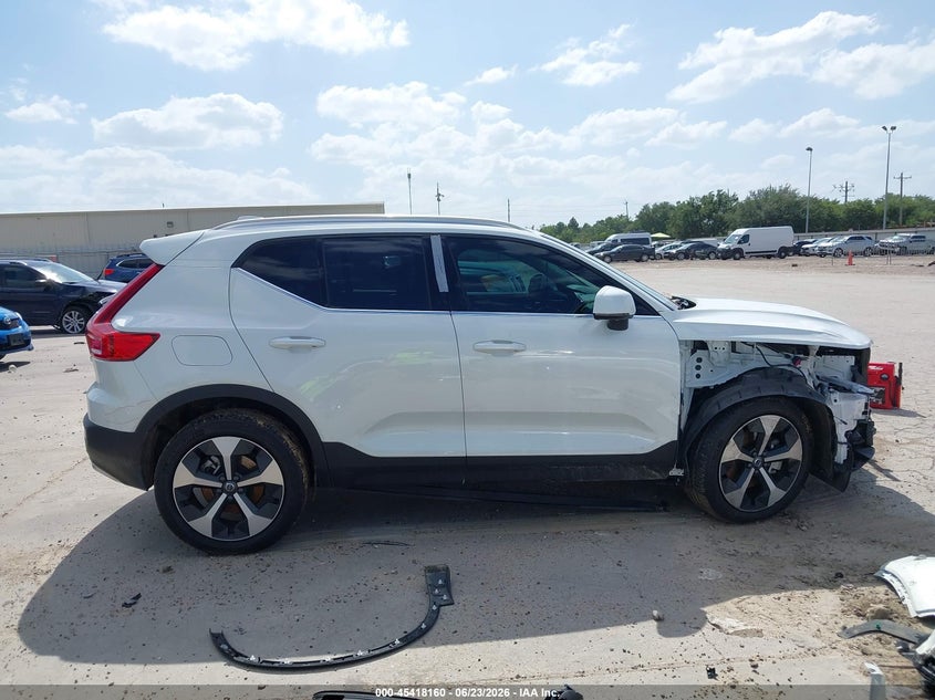 2025 Volvo Xc40 B5 Plus Bright Theme VIN: YV4L12UE1S2602907 Lot: 45418160