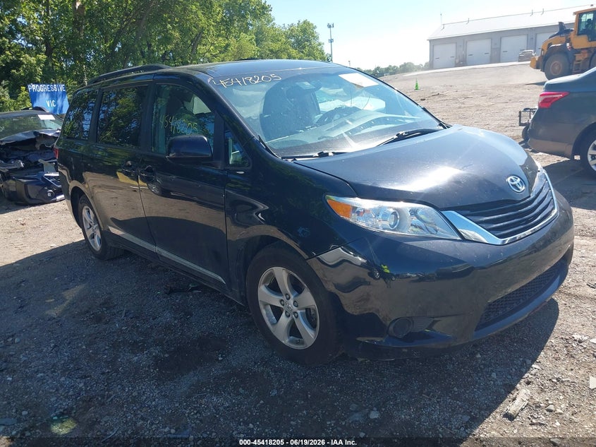 TOYOTA SIENNA - zdjęcie 1