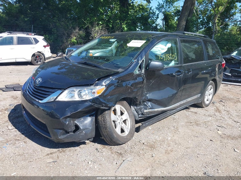 TOYOTA SIENNA - zdjęcie 2