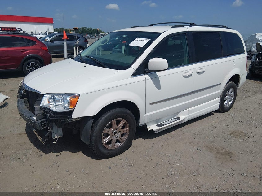 Vin: 2a4rr5d17ar305560, lot: 45916316, chrysler town & country touring 20102