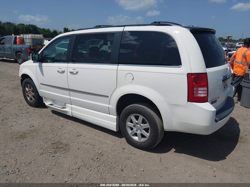 Vin: 2a4rr5d17ar305560, lot: 45916316, chrysler town & country touring 20103