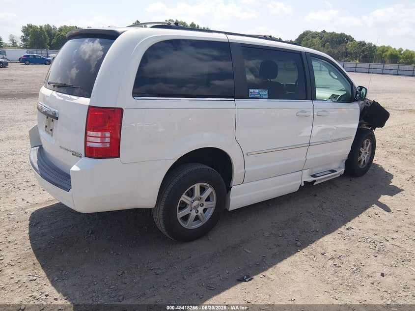 Vin: 2a4rr5d17ar305560, lot: 45916316, chrysler town & country touring 20104