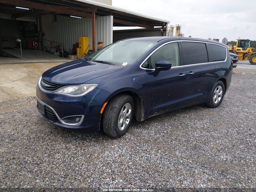 2018 Chrysler Pacifica, Normal Wear & Tear, IAAI, VIN 2C4RC1H71JR332980 — photo 2