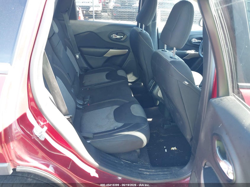 2017 JEEP CHEROKEE auction photo 8