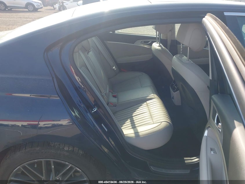 2019 GENESIS G70 auction photo 8
