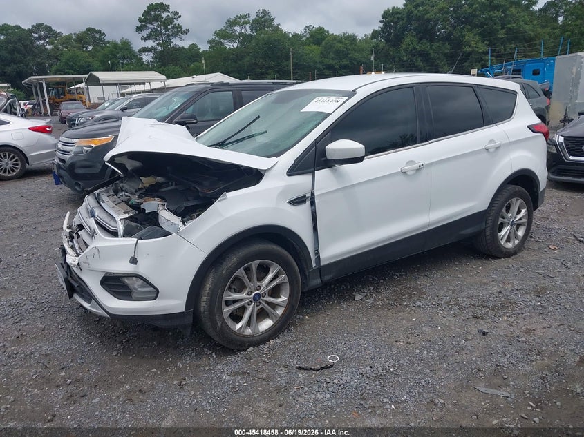 VIN 1FMCU0GD5KUB46590 2019 FORD ESCAPE SE