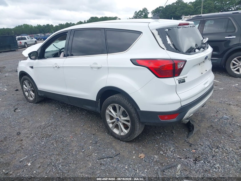 VIN 1FMCU0GD5KUB46590 2019 FORD ESCAPE SE