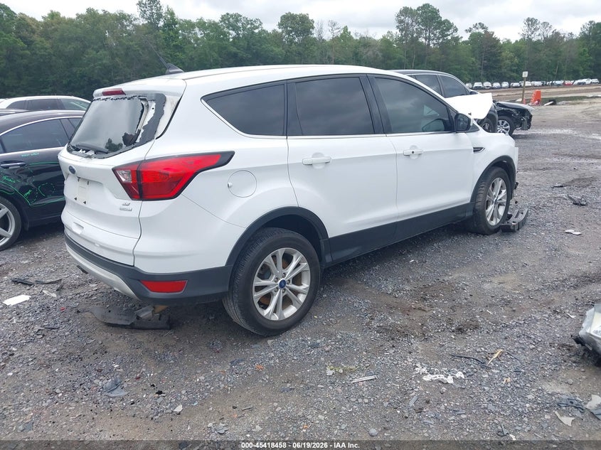 VIN 1FMCU0GD5KUB46590 2019 FORD ESCAPE SE