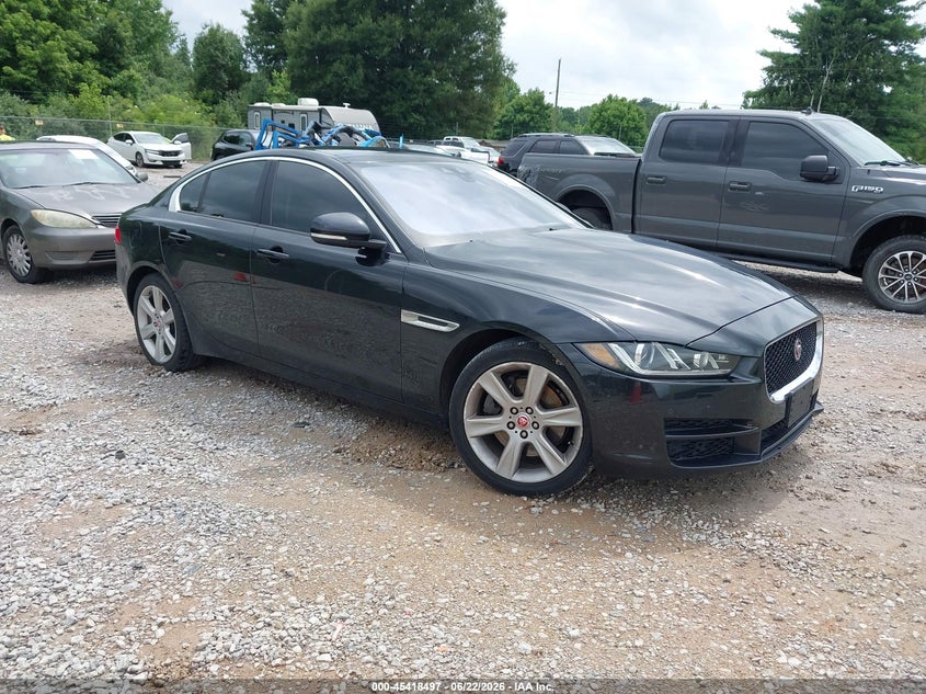 Vin: sajad4bg6ha952499, lot: 45916548, jaguar xe 25t premium 2017 img_1