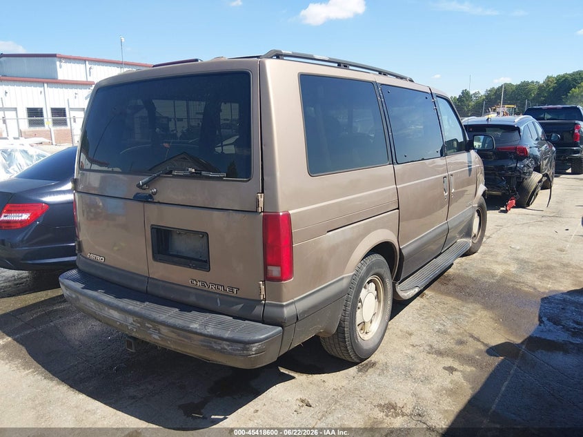 1999 CHEVROLET ASTRO PASSENGER auction photo 4