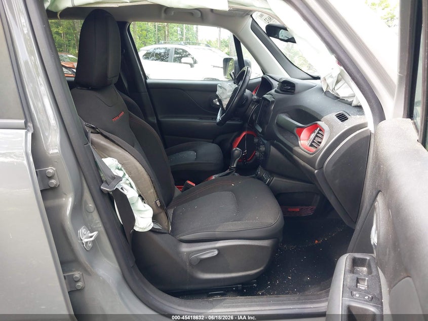 2022 JEEP RENEGADE auction photo 5