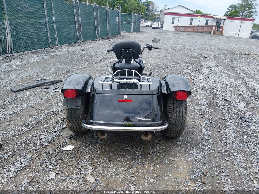 2015 Harley-Davidson Flrt Free Wheeler VIN: 1HD1MCM10FB856701 Lot: 45418645