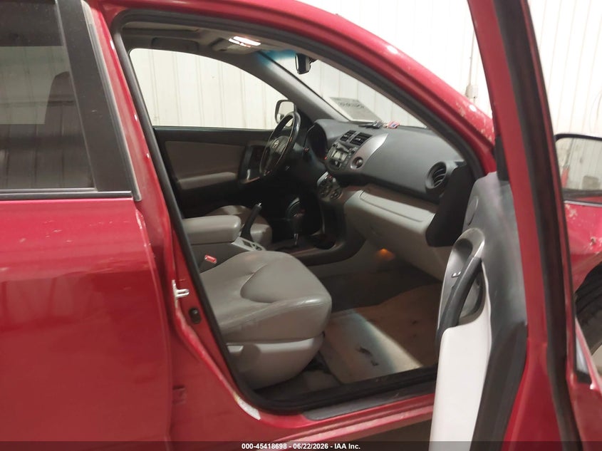 2011 TOYOTA RAV4 auction photo 5