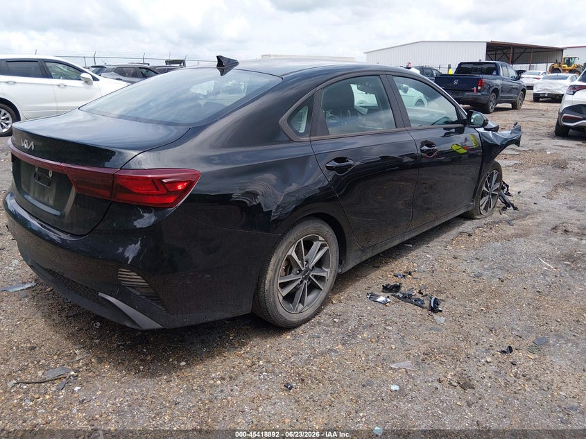 2024 KIA FORTE auction photo 4