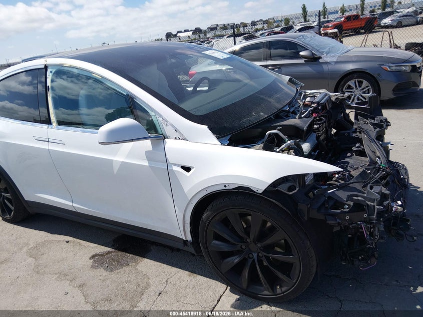 2020 Tesla Model X Long Range Dual Motor All-Wheel Drive/Long Range Plus Dual Motor All-Wheel Drive VIN: 5YJXCBE2XLF282276 Lot: 45418918