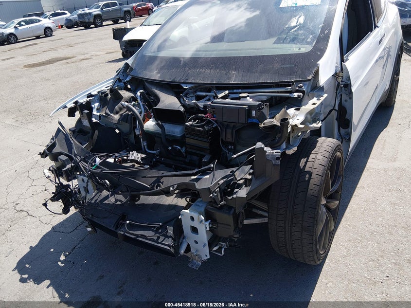 2020 Tesla Model X Long Range Dual Motor All-Wheel Drive/Long Range Plus Dual Motor All-Wheel Drive VIN: 5YJXCBE2XLF282276 Lot: 45418918