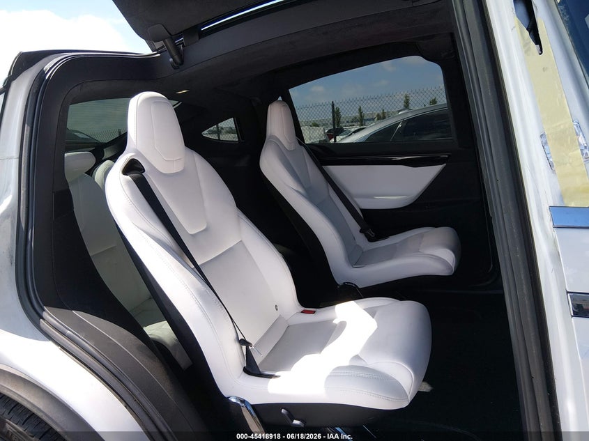 2020 Tesla Model X Long Range Dual Motor All-Wheel Drive/Long Range Plus Dual Motor All-Wheel Drive VIN: 5YJXCBE2XLF282276 Lot: 45418918