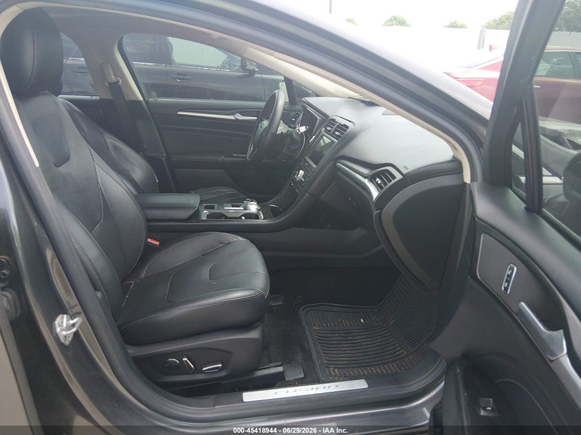 2017 FORD FUSION auction photo 5