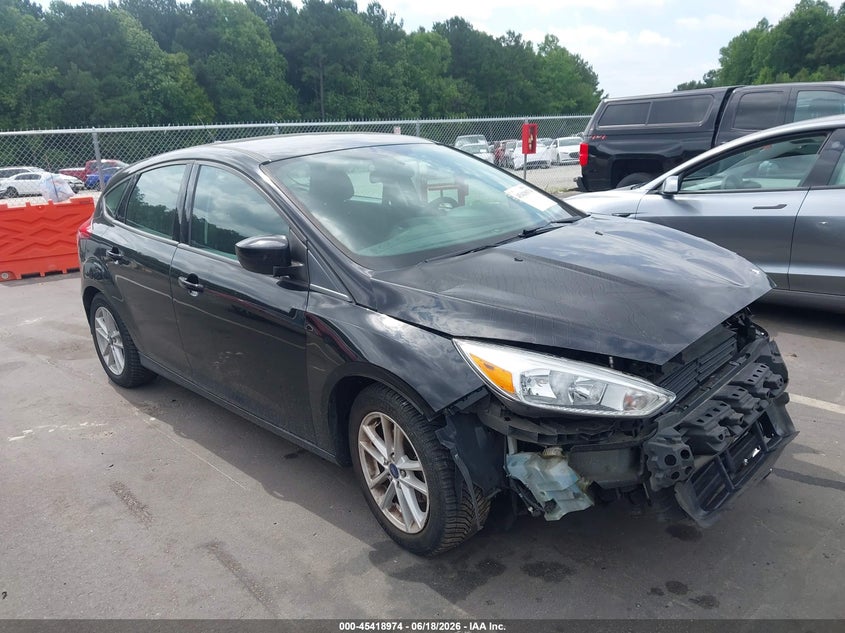 Vin: 1fadp3k29jl227612, lot: 45917024, ford focus se 2018 img_1