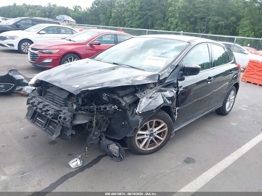 2018 Ford Focus Se 1FADP3K29JL227612 photo 1