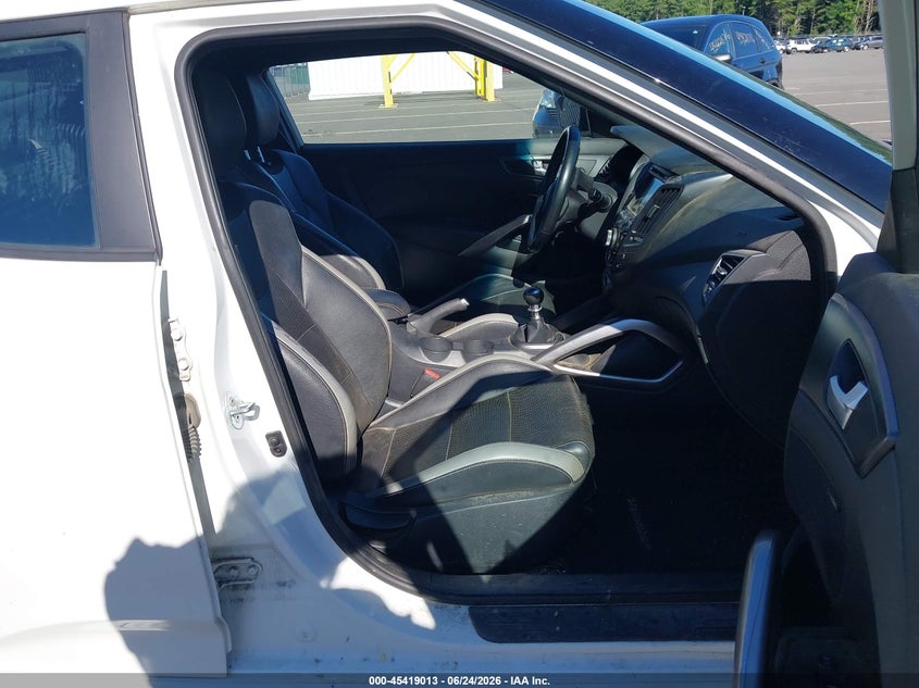 2016 HYUNDAI VELOSTER auction photo 5