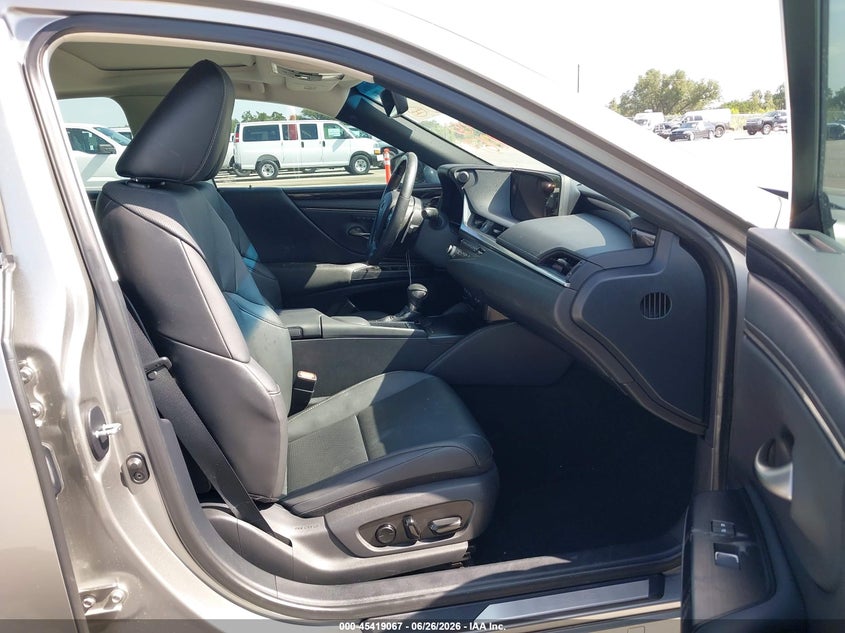 2021 LEXUS ES 300H auction photo 5