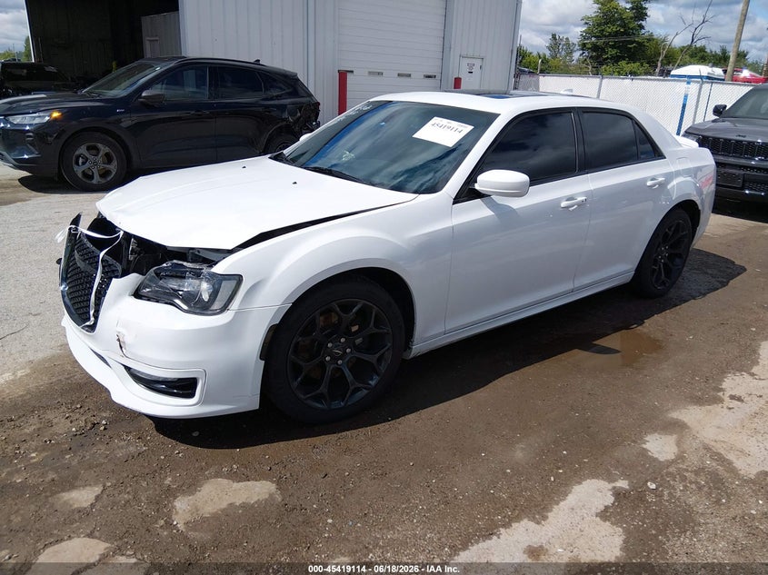 Vin: 2c3ccabt9lh141879, lot: 45917165, chrysler 300 300s 20202