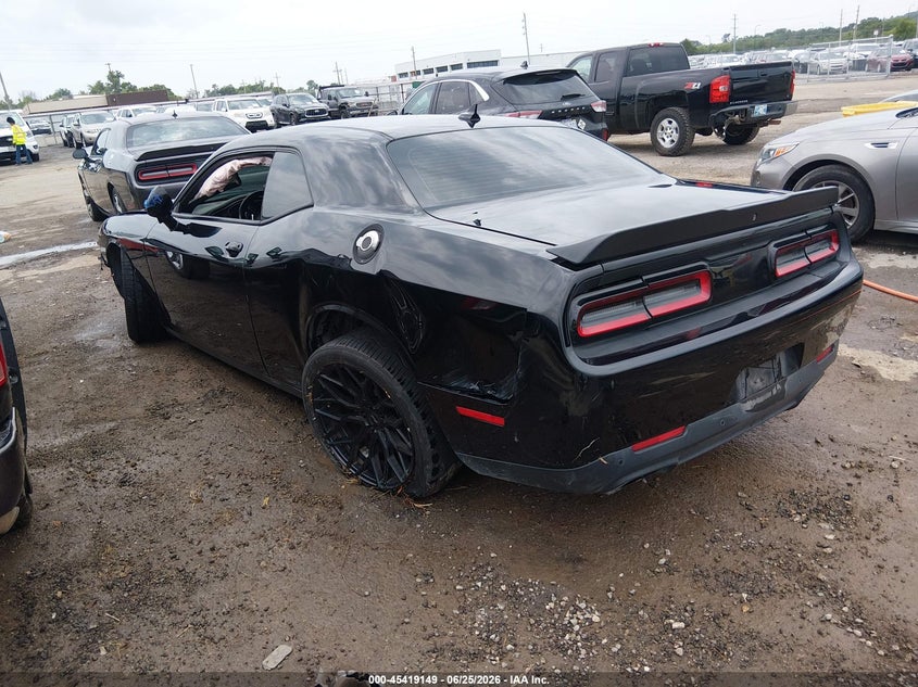 Vin: 2c3cdzfj3hh617104, lot: 45917200, dodge challenger r/t scat pack 20173
