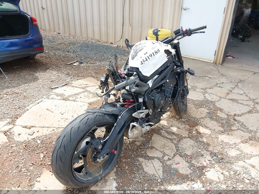 2024 TRIUMPH MOTORCYCLE STREET TRIPLE auction photo 3